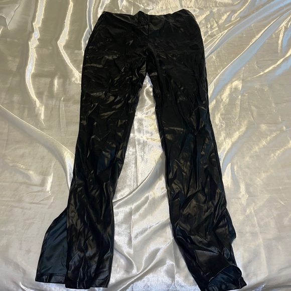 Black leather pants - Picture 1 of 3